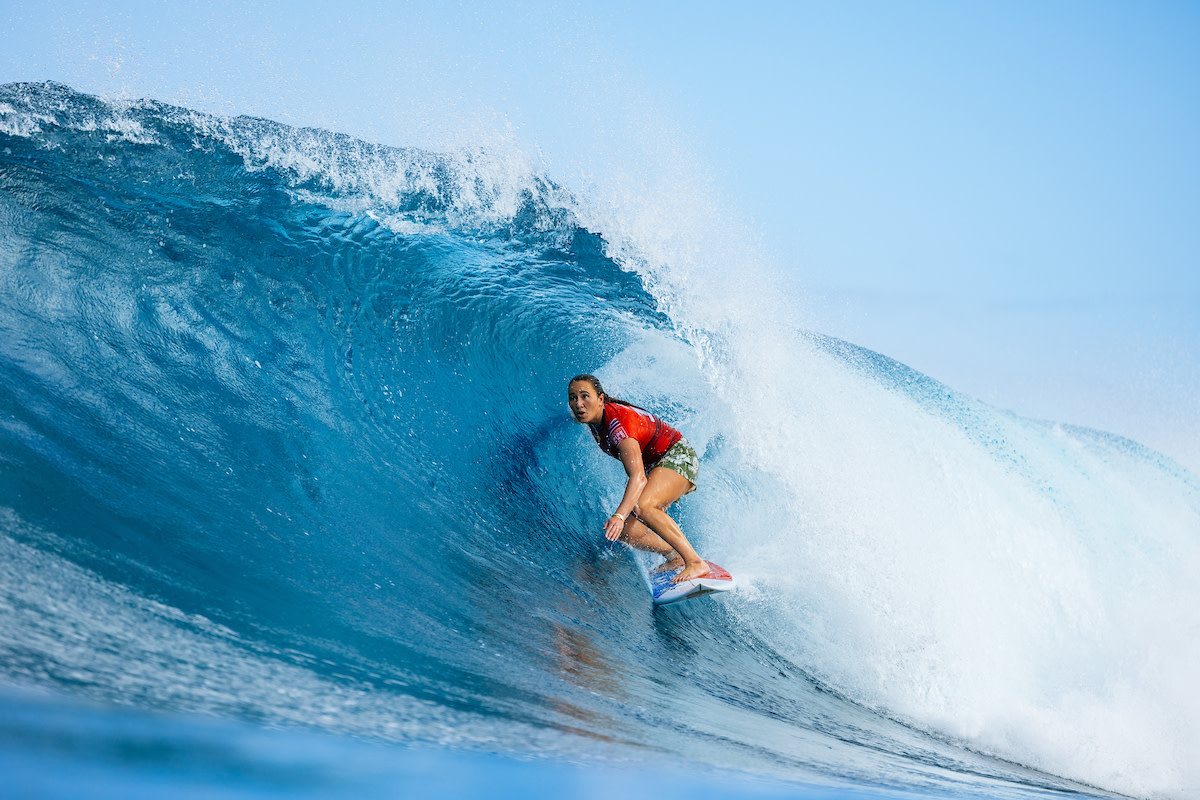 Video Carissa Moore Surfs Last Heat at Pipeline in Two Foot Waves